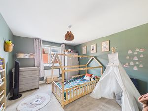 Bedroom- click for photo gallery